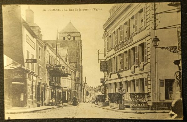 Carte postale ancienne - Cosne rue saint jacques - l'église